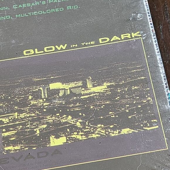 💜NIB Las Vegas Glow in the Dark 750 Piece Panoramic Jigsaw Puzzle - Picture 4 of 5